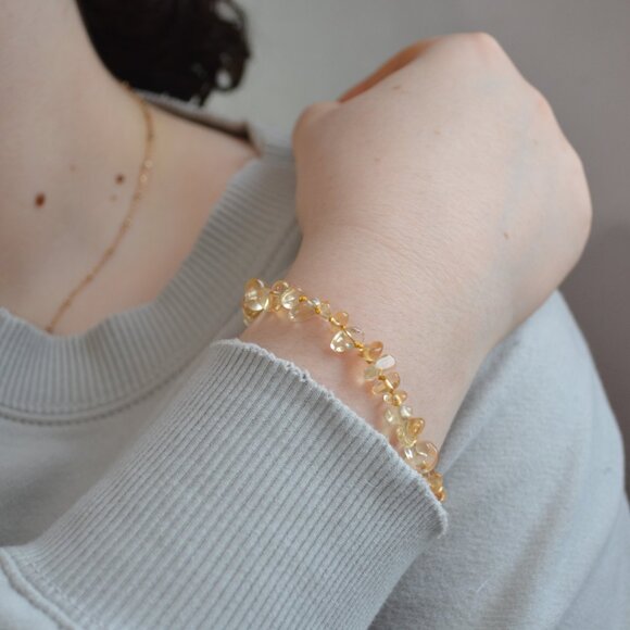 Hand Knotted Citrine Gemstone Bracelet - Picture 3 of 13